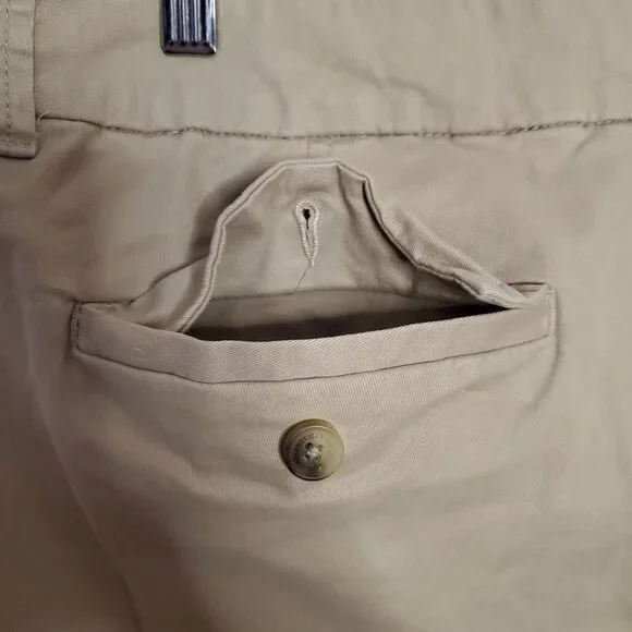 American Eagle Outfitters Women's Khaki Stretch Shorts With Button & Zip Closure - Picture 3 of 7